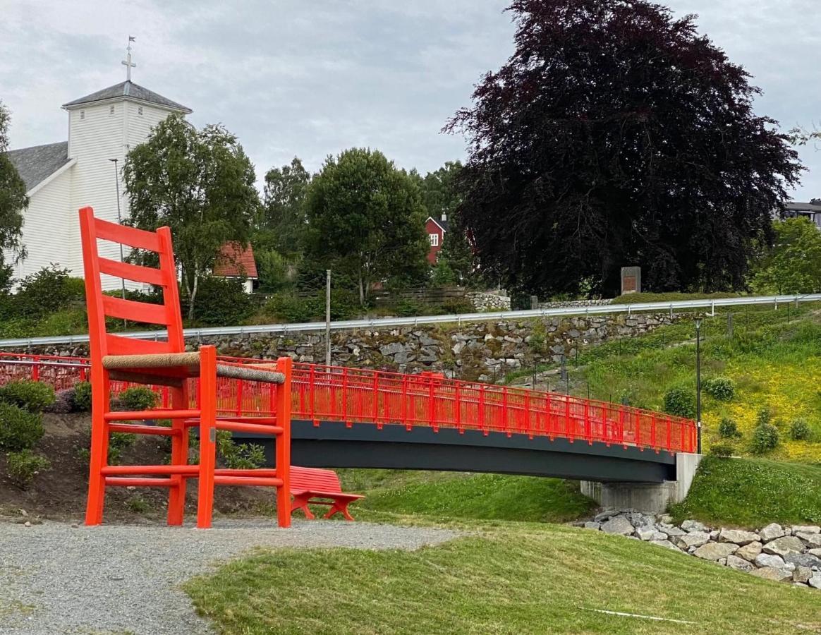 Puntsnes Apartmen Hjelmeland Екстер'єр фото