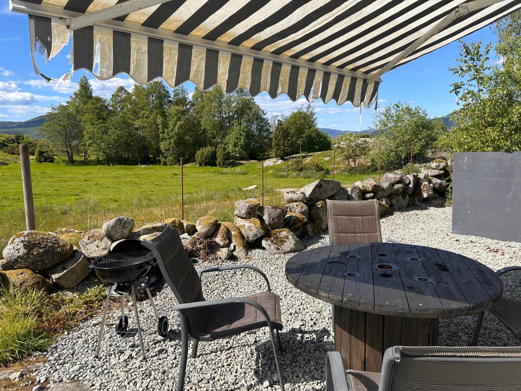 Puntsnes Apartmen Hjelmeland Екстер'єр фото